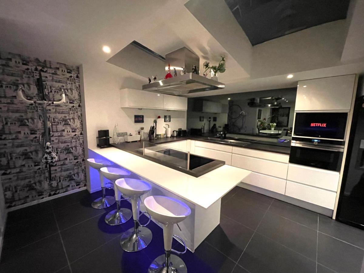 Modern 1Br House Near Heysel, Expo, Palais 12, Atomium, Uzvub Et Stade Roi Baudouin Daire Wemmel Dış mekan fotoğraf